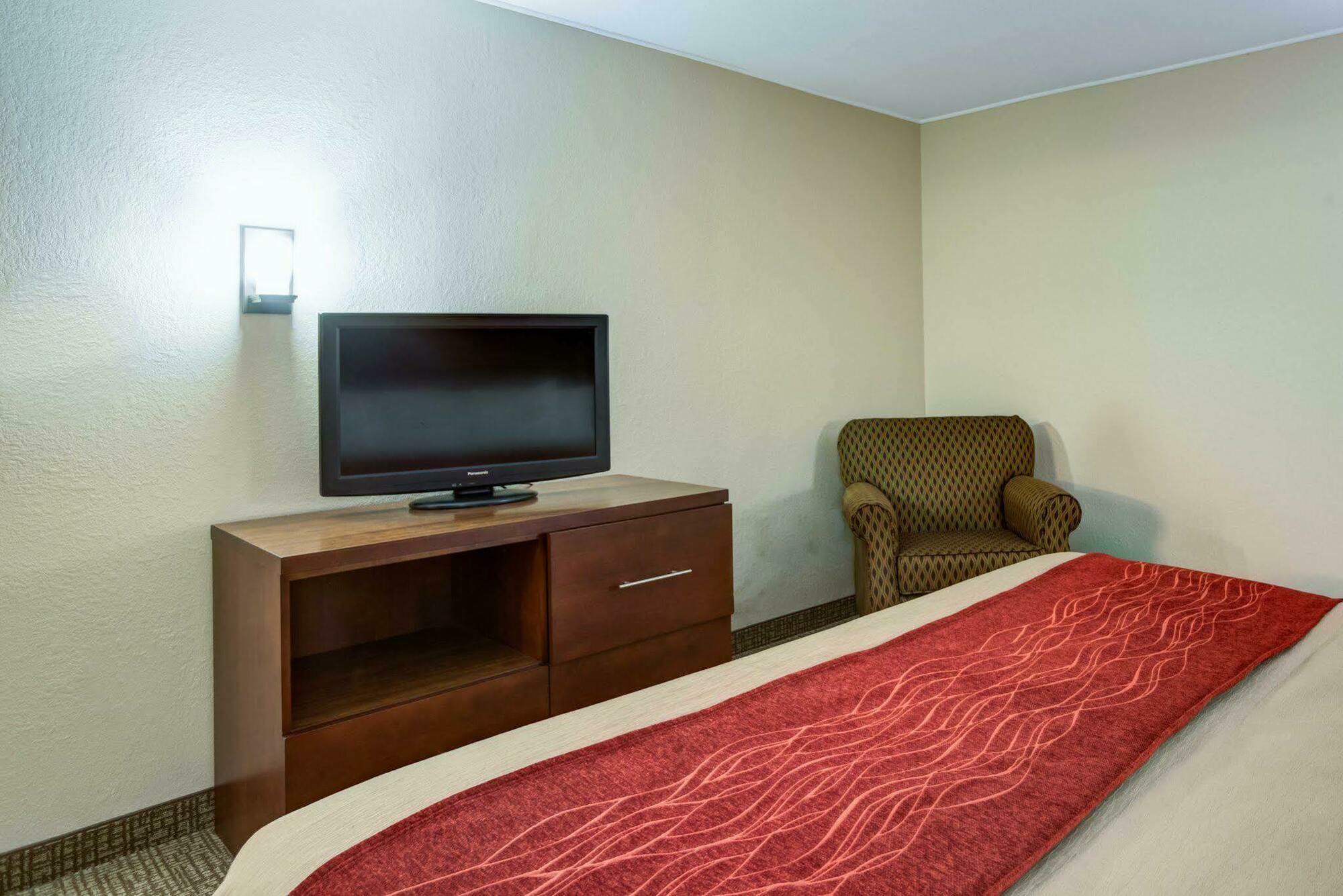 Comfort Inn & Suites Clemson - University Area Exterior foto